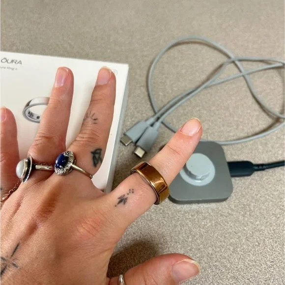 Oura Rose Gold Ring with Charging Set
